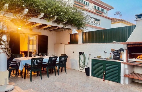 Manta Rota House | House by the sea