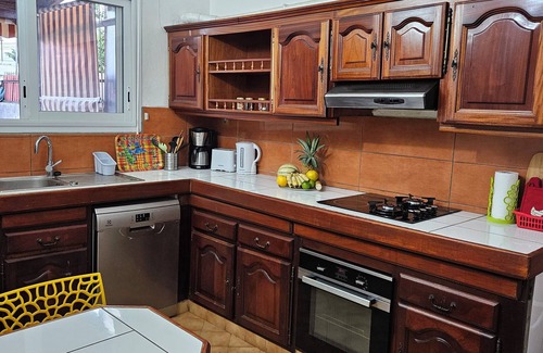 Les Abymes House | House Casa Créole spa, central location