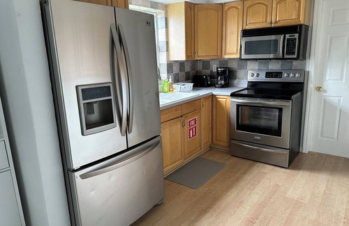 Survey Creek House | House close to Hard Rock Casino, Airport, Beaches and more