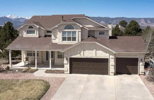 Gleneagle House | House - Colorado Springs Near USAFA
