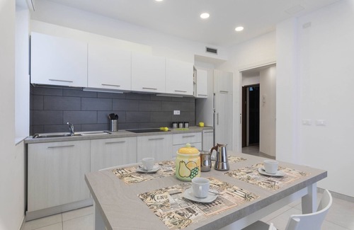 Alassio Apartment | House ESEDRA - " 1 " air conditioning, wifi, parking, tv led 40" - 100mt sea