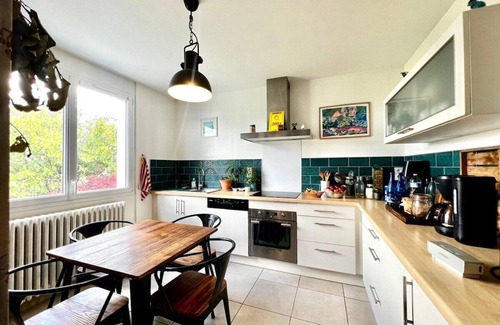 Carantec House | House-Family-Private Bathroom-City view