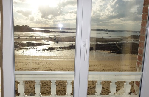 Saint-Briac-sur-Mer House | House feet in the water