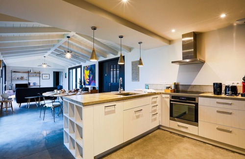 Le Bois-Plage-en-Re Ski Chalet | House for 10, pool, in the heart of the Ile de Ré