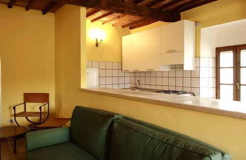 Bagno Vignoni Apartment | House for 4 people on the main little square of Bagno Vignoni