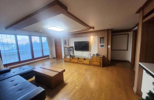 Okpo-dong Apartment | house for rest