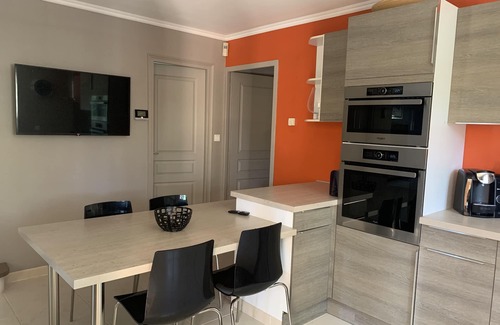 Entraigues-sur-la-Sorgue House | HOUSE WITH GARDEN AND HEATED POOL/SPA. NEAR AVIGNON