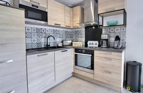 Moreac House | House