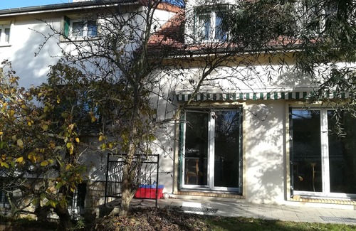 Saint-Remy-les-Chevreuse House | House in a house full of life