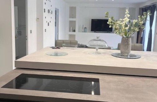Boissy-Saint-Leger House | house/garden/pool/20 min from Paris