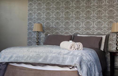 Bluewater Bay House | House Haven Guesthouse