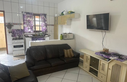 Balneario Mogiano House | House in a gated community 500 meters from the beach! Barbecue and swimming pool.