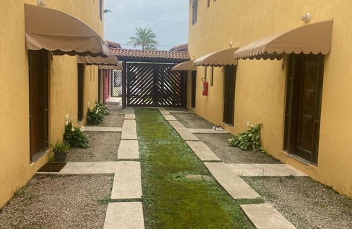 Balneario Mogiano House | House in a gated community 500 meters from the beach! Barbecue and swimming pool.