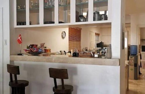 Las Pinas House | House in BF Homes Int. w/Pool and Jacuzzi