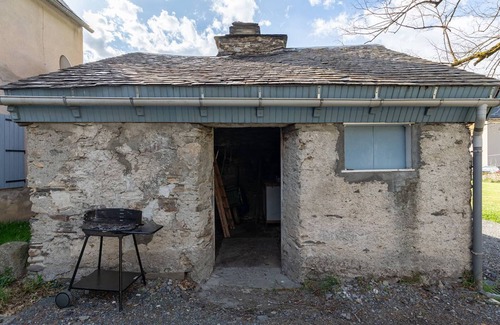 Peyragudes House | House in Genos for 8, near lake, garden and wood stove