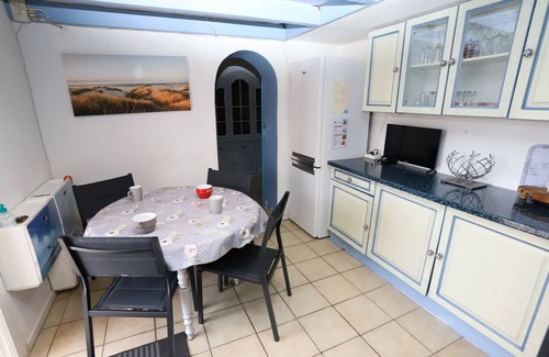 Saint-Cyprien Plage Ski Chalet | House in residence with swimming pool 3 bedrooms in St Cyprien