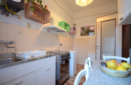 Sant'Ilario House | House in the green, 100 meters from the sea