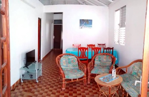 Saint-Louis House | House in the heart of the village with the beach at the end of the street