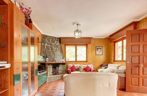 La Sorrozuela Villa | House near beach in Ajo, salt water pool, WIFI
