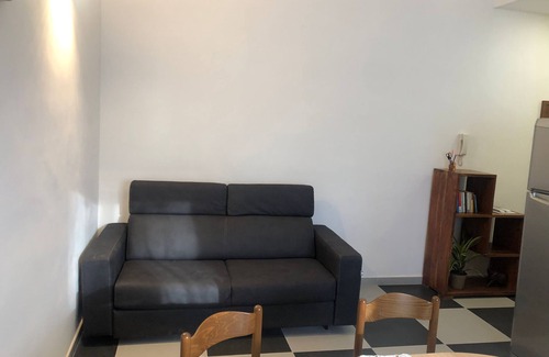 Dergano Apartment | House near metro line3 Maciachini, well connected with points of interest