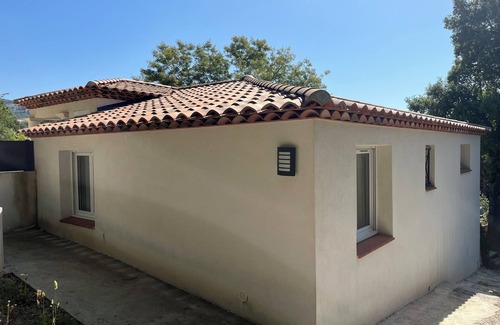 Le Revest-les-Eaux House | House nestled in an authentic village between sea and hills