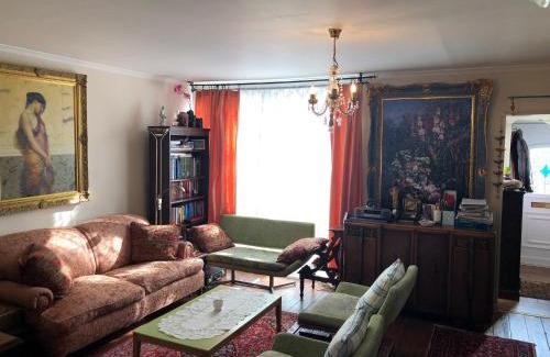 Dulwich Bed & Breakfast | House o' Books