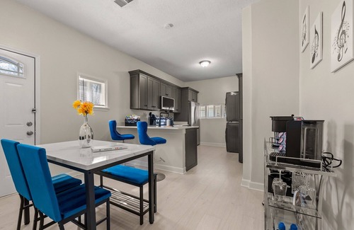 Memphis House | House of Blues Memphis Spacious 3BR Home w/Wi-Fi & Free Parking Rated 10/10