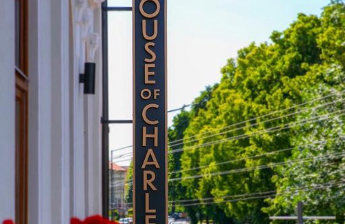 Carei Hotel | House Of Charles