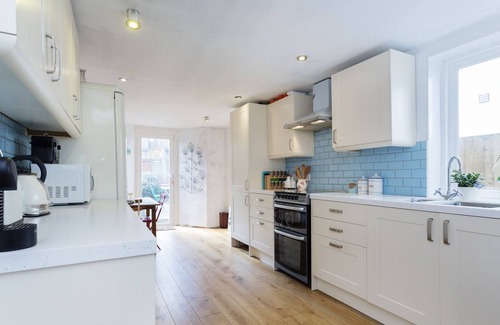 Kilburn House | House of Clouds, by Veeve