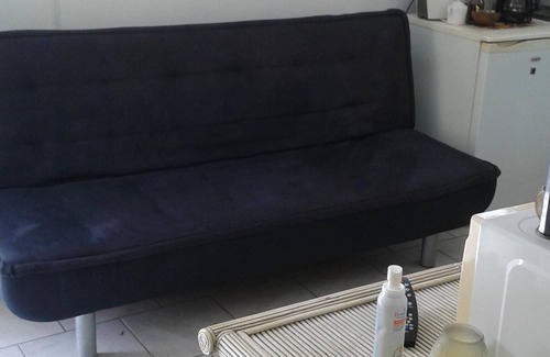 Port-Louis House | House of full foot with small done up and fenced yard.