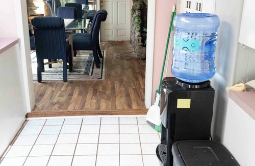 Goodson House | HOUSE OF JOY, A spacious home close to Pom de Terre Lake and Lake of the Ozarks