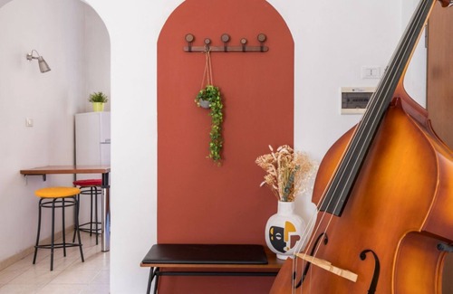 Pigneto Apartment | House Of Music, Stylish Apartment in Pigneto District