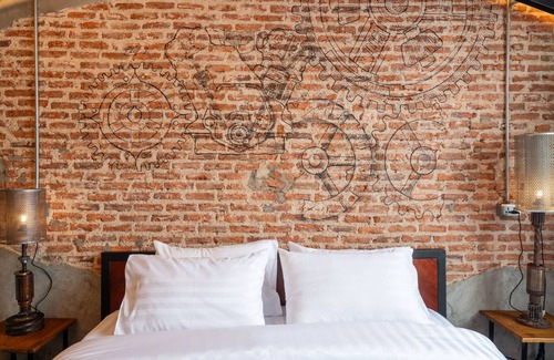 Phra Nakhon Hotel | House of Machine - Deluxe room, located in Bangkok Old Town