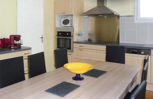 Saint-Gildas-de-Rhuys House | House on Rhuys Peninsula near Sandy Beach