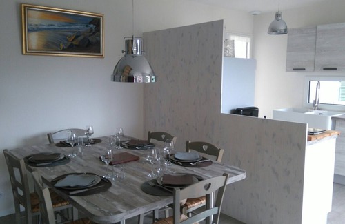 Ploemel House | House on the edge of the Ploëmel woods, 15 minutes from the beaches .