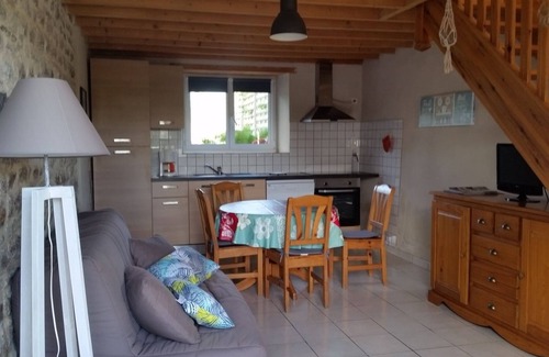 Reville Cottage | House Réville 250 m from the beach
