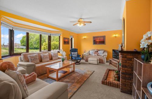 Runham House | House - Sleeps 6 & Free parking