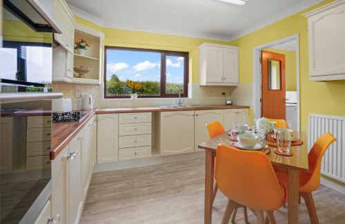 Runham House | House - Sleeps 6 & Free parking