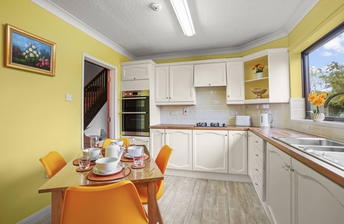 Runham House | House - Sleeps 6 & Free parking