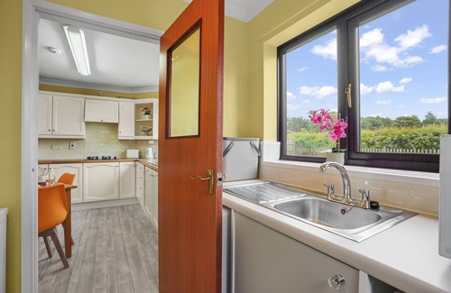 Runham House | House - Sleeps 6 & Free parking