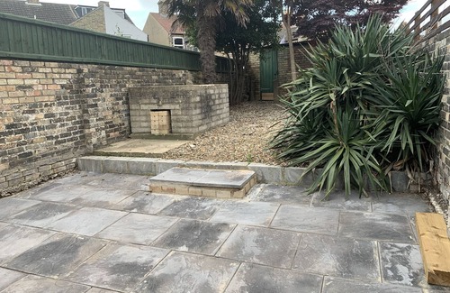 Lowestoft House | House - Sleeps up to 8 people & free parking