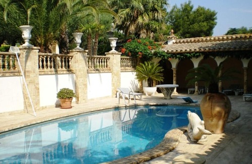 Llanca Villa | House to rent witha private pool 10 persons, sea view