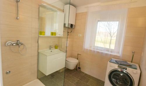 Oklaj House | House Villa Karaga