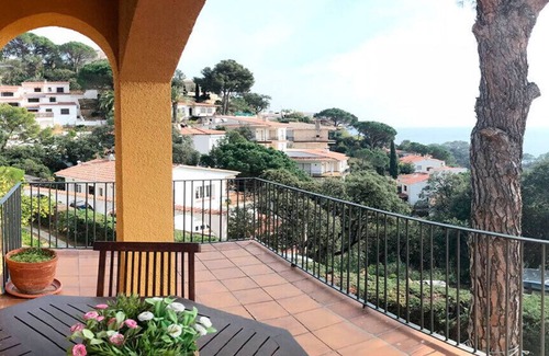 Canyet de Mar Ski Chalet | House with private pool in Rosamar, Costa Brava