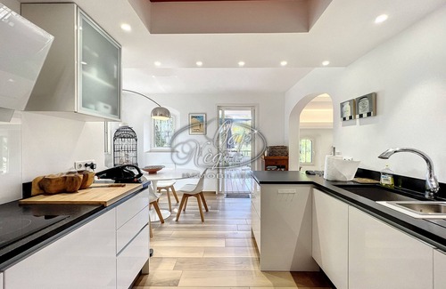 Cavaliere Ski Chalet | House with a pool and sea view in a quiet area in Cavalière