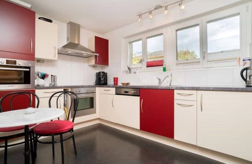 Brienz Apartment | House with beautiful lake view, garden and pool