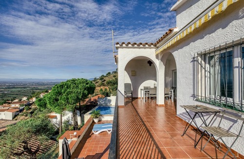 El Mas Fumats Villa | House with Beautiful View, Pool, Terrace & Garden