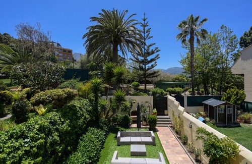 Las Brisas House | House with cozy garden BBQ and free parking