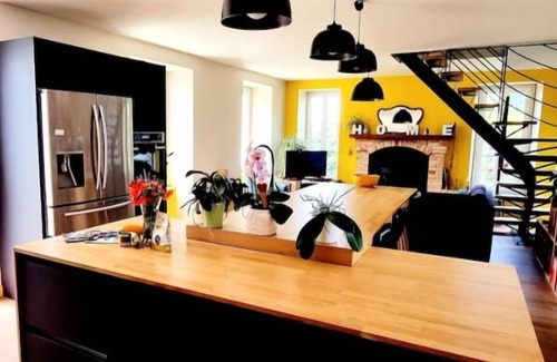 Les Ponts-de-Ce House | House with garden near the Loire river