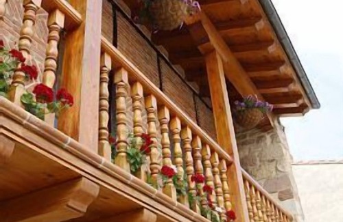 Viernoles House | House with garden for 6/7 people (La casa de Consuelo 1)